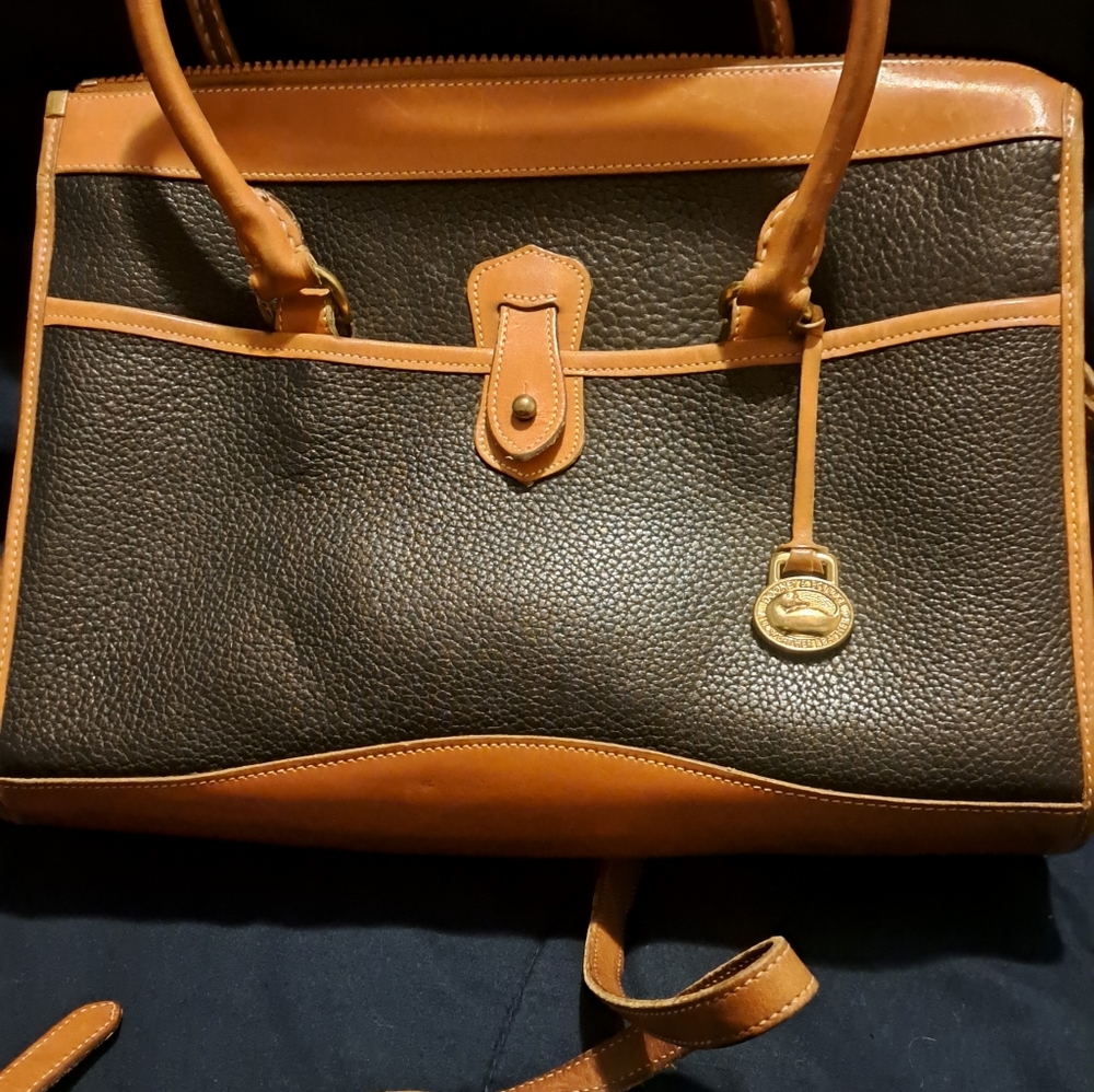 2 Vintage Dooney & Bourke Purses - Picture 3 of 16